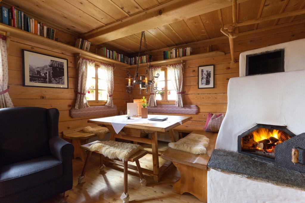 Almdorf Seinerzeit Hotel Wiedweg Room photo